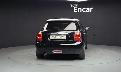 MINI Cooper 2016, 179354 км, за 3085.2 USD