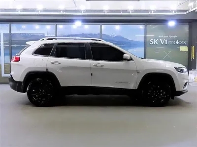 Jeep Cherokee 2019, 69546 км, за 7942.76 USD