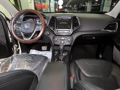 Jeep Cherokee 2019, 69546 км, за 7942.76 USD - фото 10