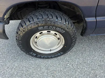 Ford E-Series 2003, 354056 км, за 8919.72 USD