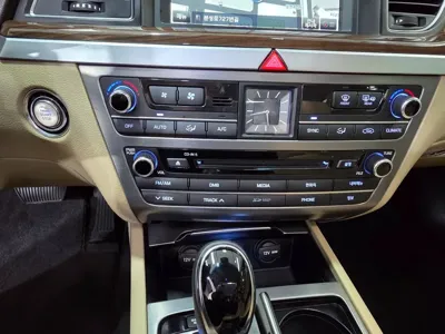 Hyundai Genesis 2014, 141400 км, за 8192.93 USD - фото 12