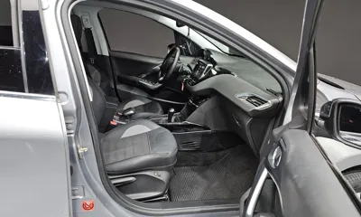 Peugeot 2008 2015, 88271 км, за 2953.92 USD - фото 12