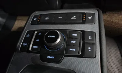 Genesis G80 2018, 64800 км, за 12414.6 USD - фото 18