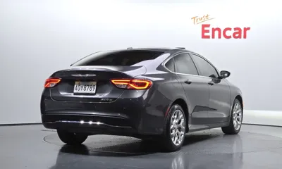 Chrysler 200 2015, 84792 км, за 3939.75 USD