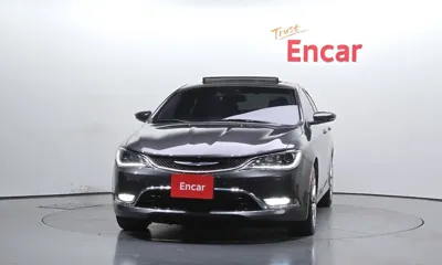Chrysler 200 2015, 84792 км, за 3939.75 USD