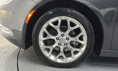 Chrysler 200 2015, 84792 км, за 3939.75 USD