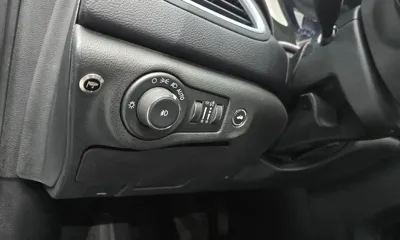 Chrysler 200 2015, 84792 км, за 3939.75 USD - фото 14