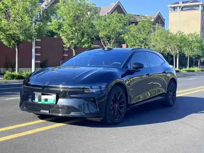 Zeekr 极氪007GT · 2025 год