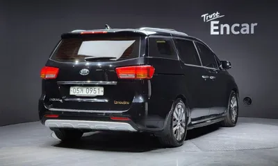 Kia Canival 2016, 105037 км, за 9441.94 USD
