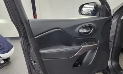 Jeep Cherokee 2020, 97968 км, за 9780.75 USD - фото 24