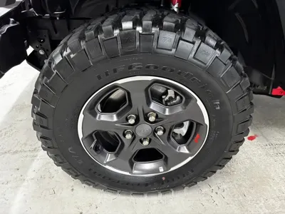 Jeep Gladiator 2022, 24000 км, за 27647.7 USD