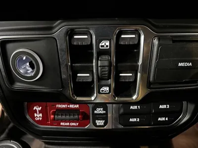 Jeep Gladiator 2022, 24000 км, за 27502.78 USD - фото 14