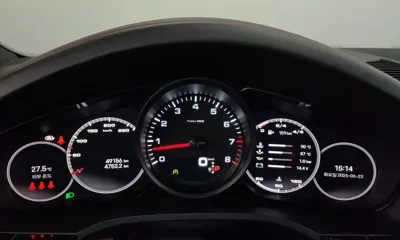Porsche Cayenne 2023, 49156 км, за 59907.51 USD - фото 8