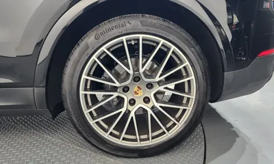Porsche Cayenne 2023, 49156 км, за 59907.51 USD - фото 21
