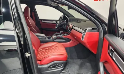 Porsche Cayenne 2023, 49156 км, за 59907.51 USD - фото 26
