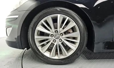 Hyundai Genesis 2014, 146748 км, за 4304.63 USD