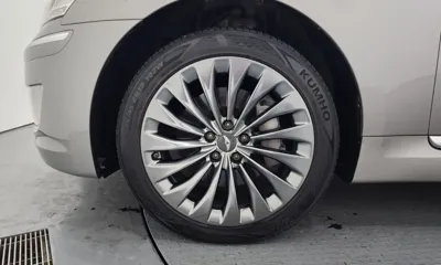 Hyundai Equus 2012, 185955 км, за 5939.87 USD