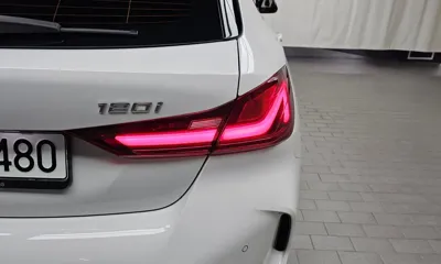 BMW 1-Series 2022, 18026 км, за 17526.59 USD - фото 23