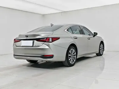 Lexus ES 2024, 30000 км, за 27121.37 USD - фото 6