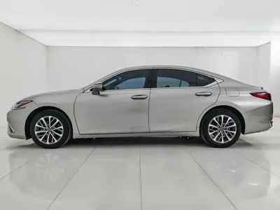 Lexus ES 2024, 30000 км, за 27121.37 USD - фото 8