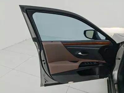 Lexus ES 2024, 30000 км, за 27121.37 USD - фото 9