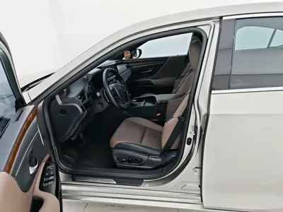 Lexus ES 2024, 30000 км, за 27121.37 USD - фото 10