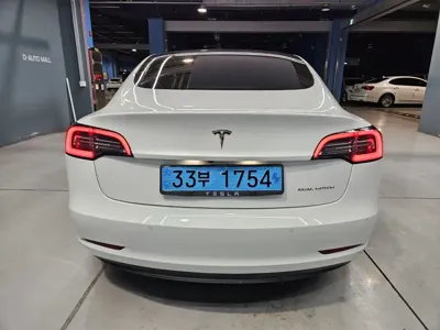 Tesla Model 3 2022, 106455 км, за 17781.61 USD