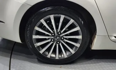 Kia K7 2012, 186997 км, за 2364.69 USD