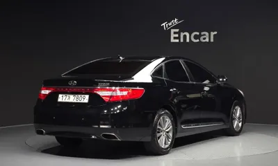 Hyundai Grandeur 2017, 182572 км, за 3040.72 USD