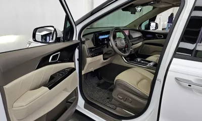 Kia Canival 2023, 38676 км, за 19869.72 USD - фото 10