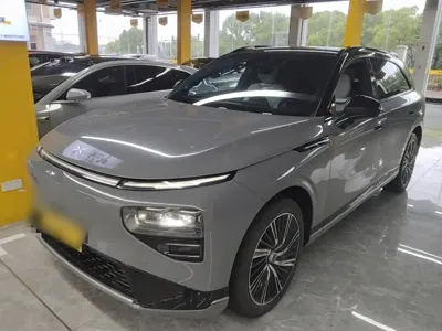 Xpeng G9 · 2024 год