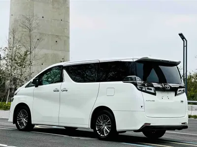 Toyota Vellfire 2023, 90000 км, за 81811.24 USD - фото 12