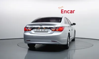 Hyundai Sonata 2011, 137760 км, за 2280.13 USD