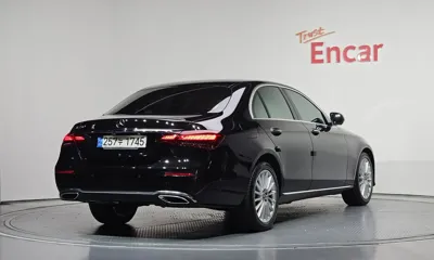 Mercedes-Benz E-Class 2022, 53366 км, за 23720.98 USD