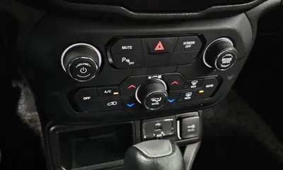 Jeep Renegade 2021, 57524 км, за 10213.38 USD - фото 31