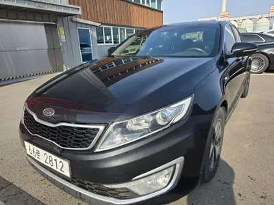 Kia K5 · 2013 год