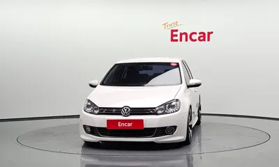 Volkswagen Golf 2013, 137010 км, за 2593.77 USD