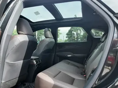 Lexus RX 2024, 30000 км, за 42113.38 USD