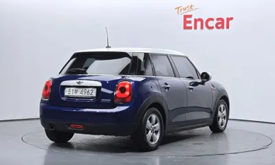 MINI Cooper 2015, 82708 км, за 3934.58 USD