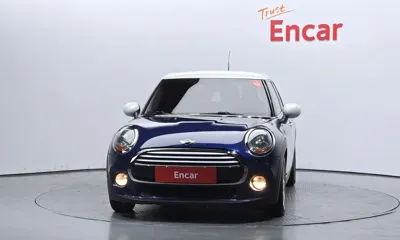 MINI Cooper 2015, 82708 км, за 3934.58 USD