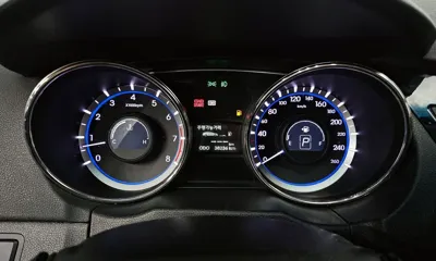 Hyundai Sonata 2010, 38236 км, за 3957.71 USD - фото 8