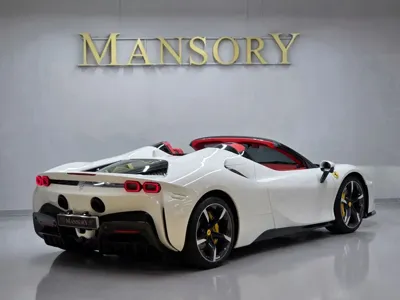 Ferrari SF90 2023, 4130 км, за 374163.06 USD