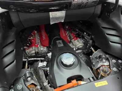 Ferrari SF90 2023, 4130 км, за 371335.7 USD - фото 6