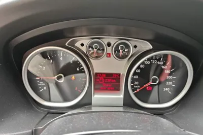 Ford Focus 2013, 65800 км, за 3155 USD - фото 11