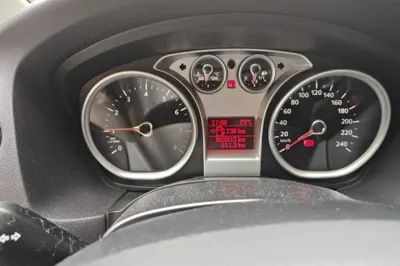 Ford Focus 2013, 65800 км, за 3155 USD - фото 12