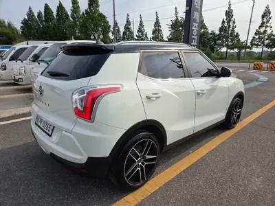 KG_Mobility_Ssangyong TIBOLI 2015, 99480 км, за 4529.34 USD
