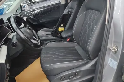 Volkswagen Tiguan L 2022, 57100 км, за 20761 USD