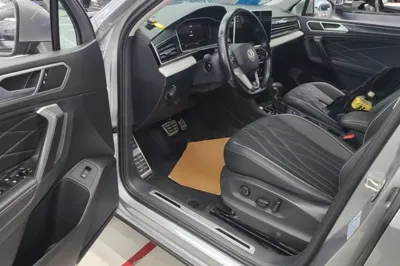 Volkswagen Tiguan L 2022, 57100 км, за 20761 USD