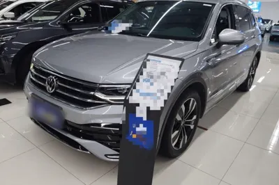 Volkswagen Tiguan L 2022, 57100 км, за 20761 USD - фото 13