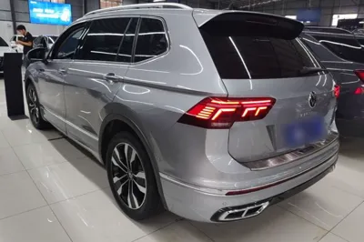 Volkswagen Tiguan L 2022, 57100 км, за 20761 USD - фото 16